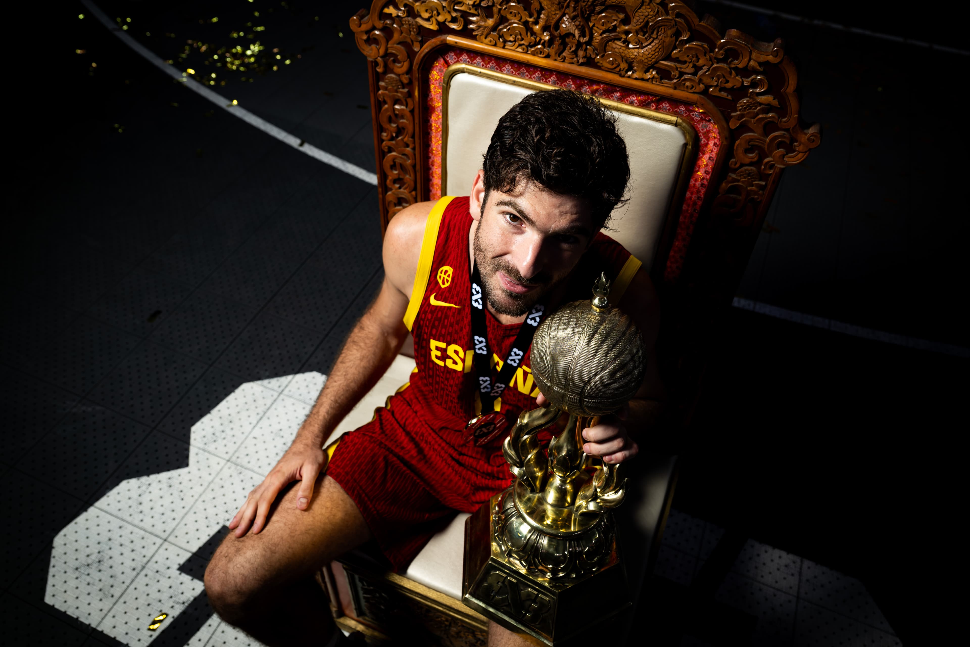 Carlos con su equipo